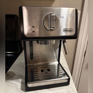 DeLonghi 15 Bar Stainless Steel Espresso Machine ECP3420 - Silver/Black